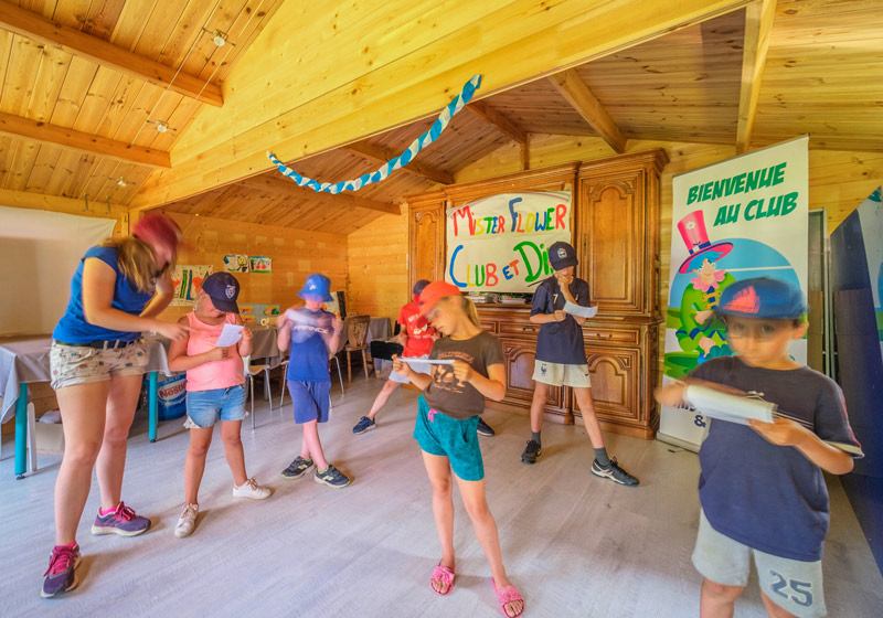 club enfant interieur cabane-camping du lac de la seigneurie